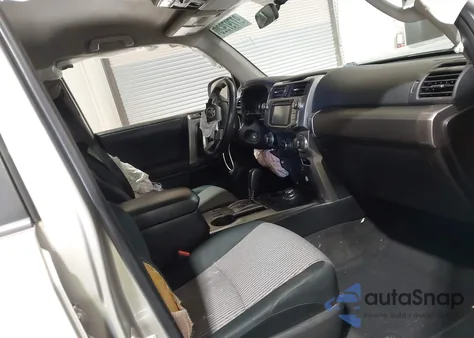 2018 Toyota 4Runner Sr5/Sr5 Premium z USA, uszkodzony, nr VIN JTEBU5JR5J5567988